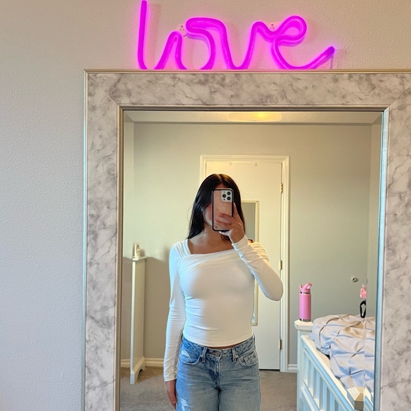 Princess Polly Off the Shoulder Top - Picture 2 of 4